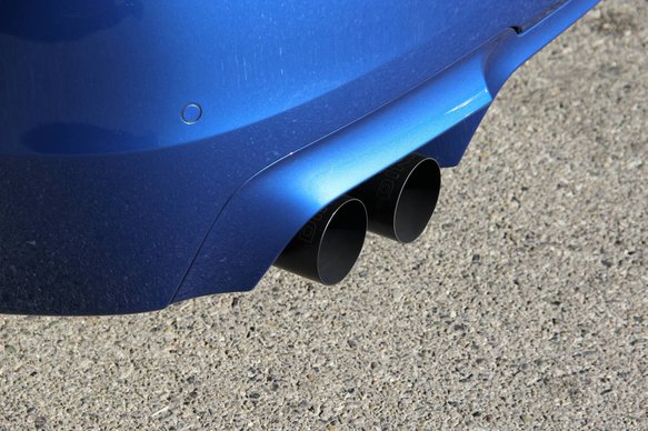 Dinan Free Flow Axle-Back Exhaust - 2012-2016 BMW M5 Stainless Steel - Black Tips - F10