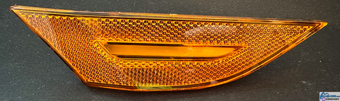 Porsche 991 Side Marker Lamp Pair: Amber (Pre-Owned)